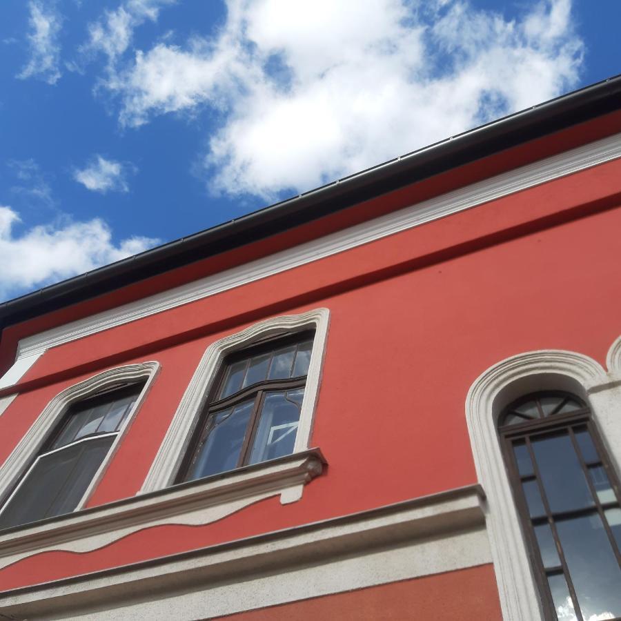 Stafetahaz Apartmanok Vác Екстериор снимка