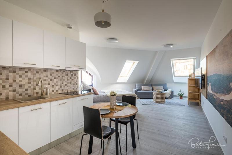 Stafetahaz Apartmanok Vác Екстериор снимка