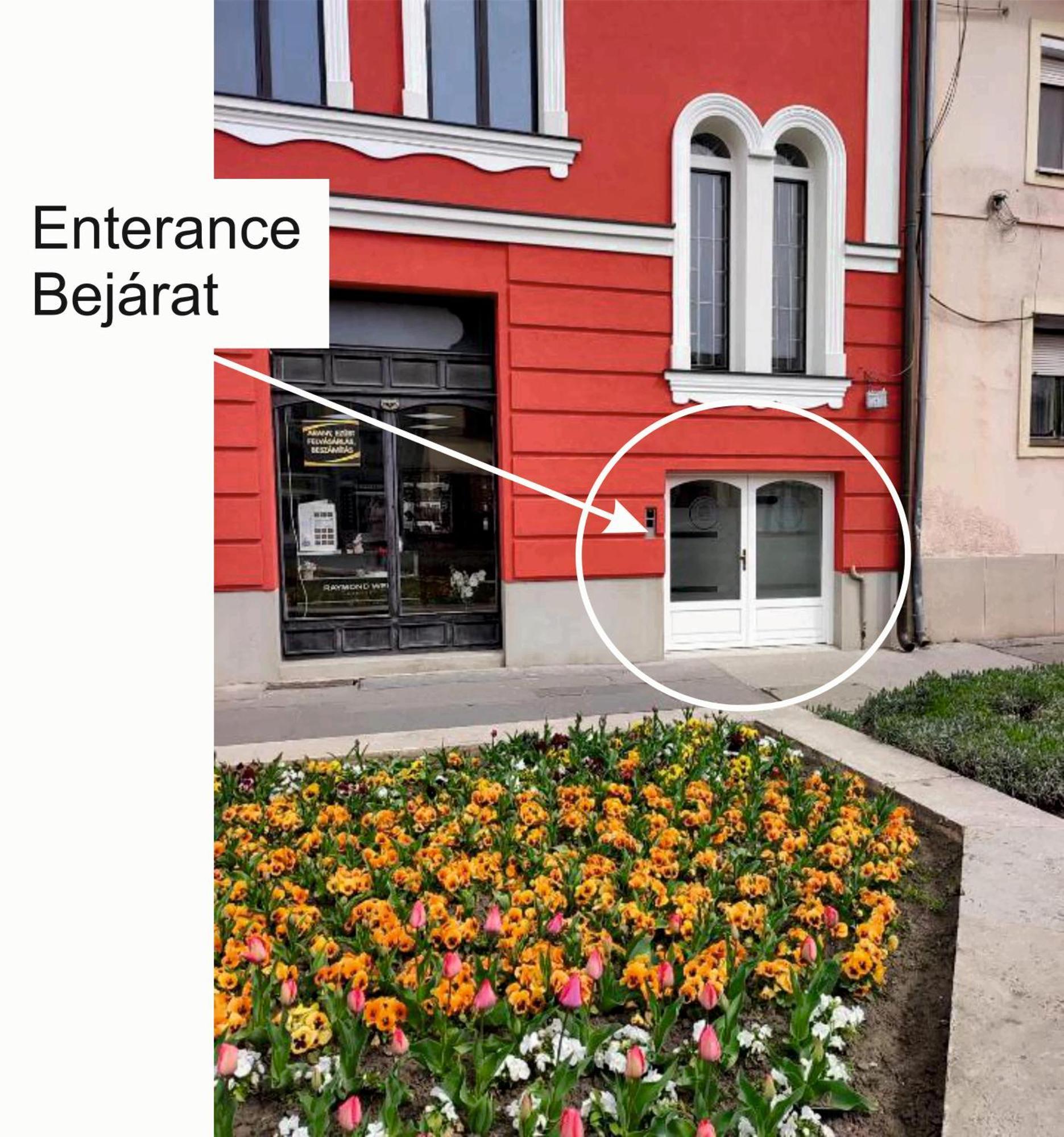Stafetahaz Apartmanok Vác Екстериор снимка