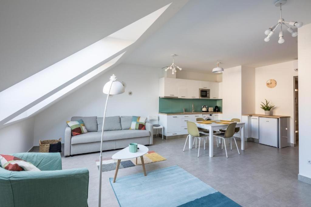 Stafetahaz Apartmanok Vác Екстериор снимка