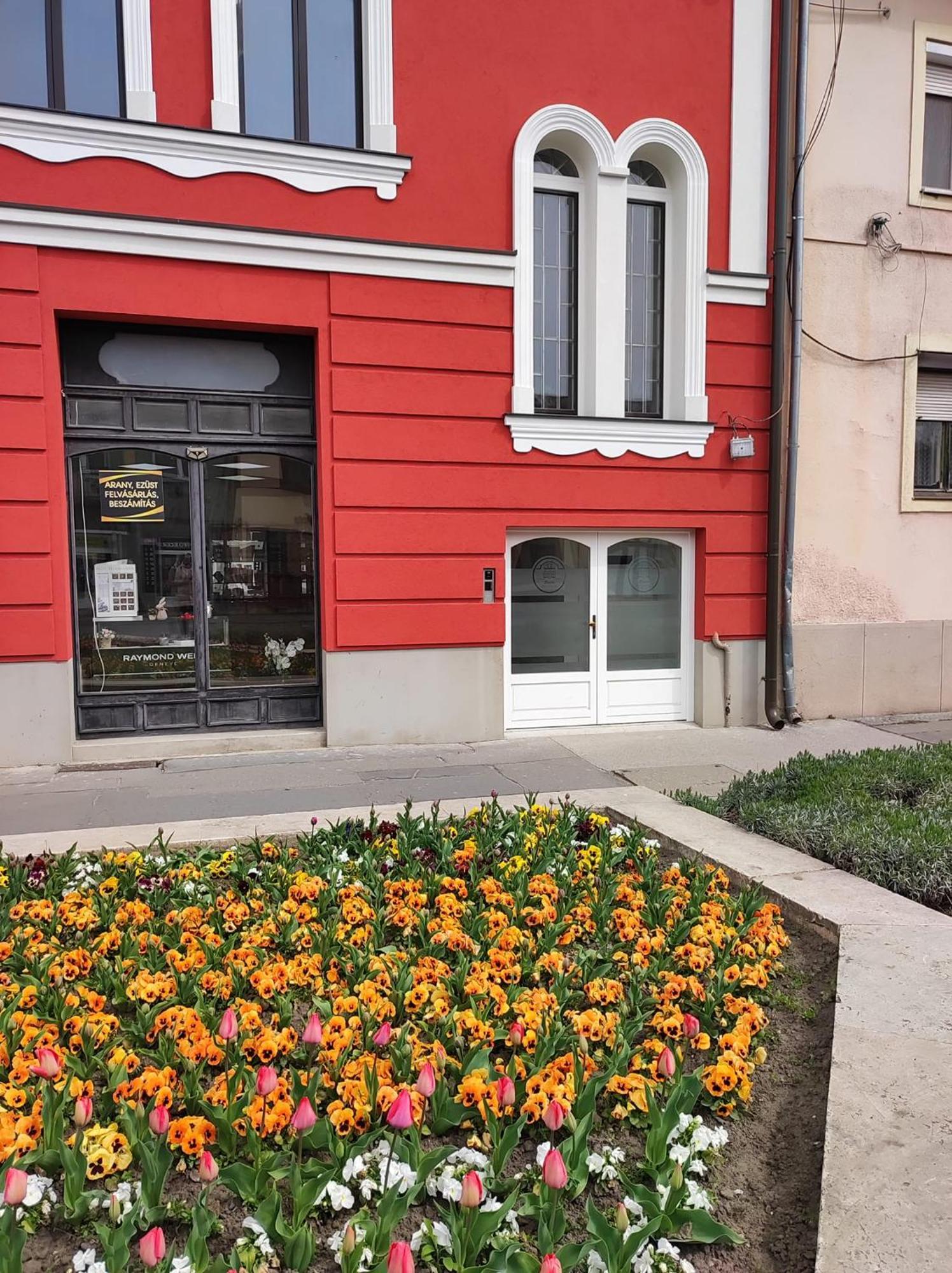 Stafetahaz Apartmanok Vác Екстериор снимка