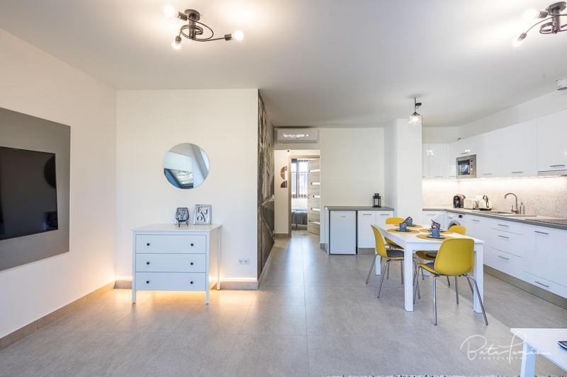 Stafetahaz Apartmanok Vác Екстериор снимка