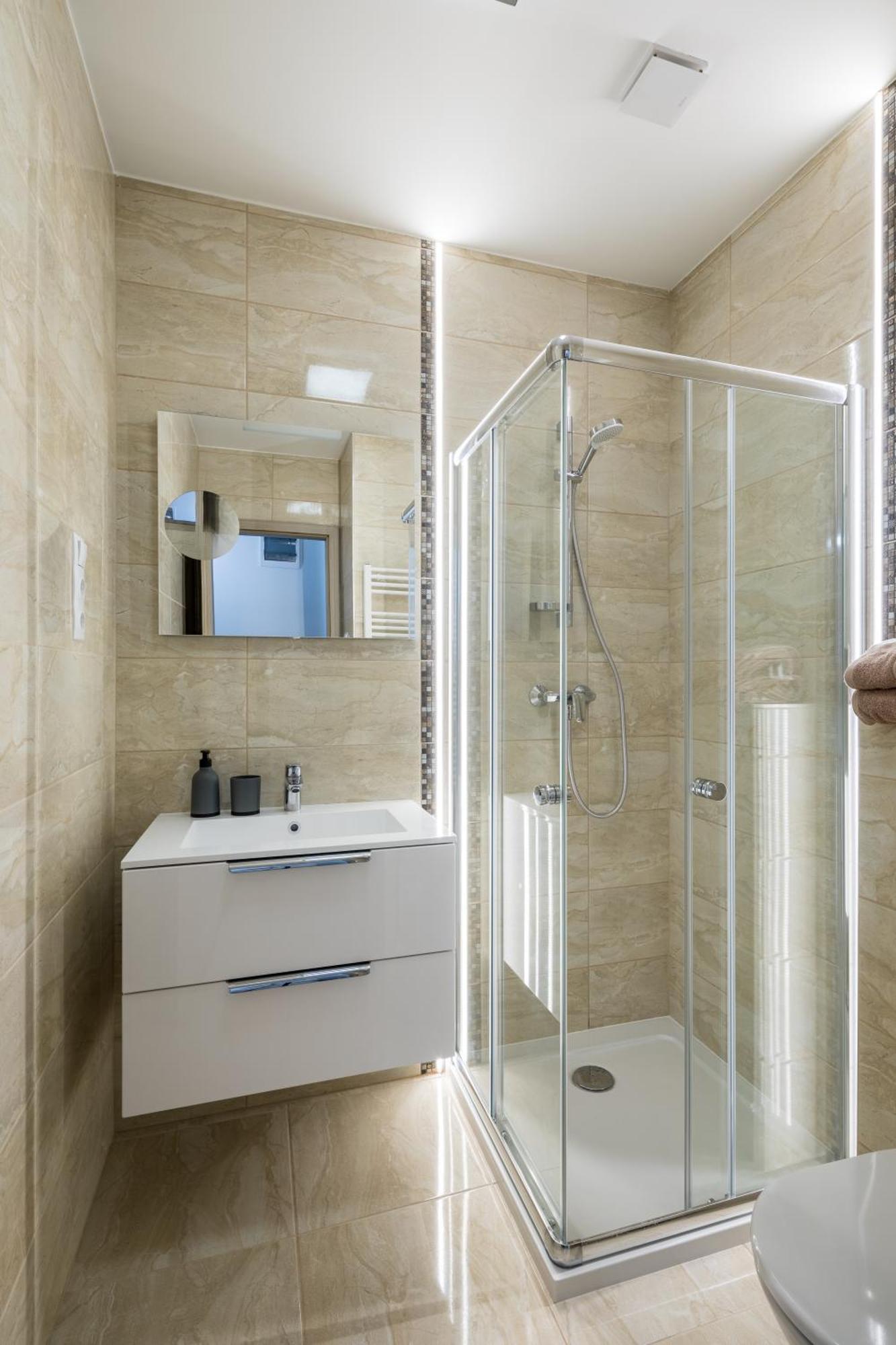 Stafetahaz Apartmanok Vác Екстериор снимка
