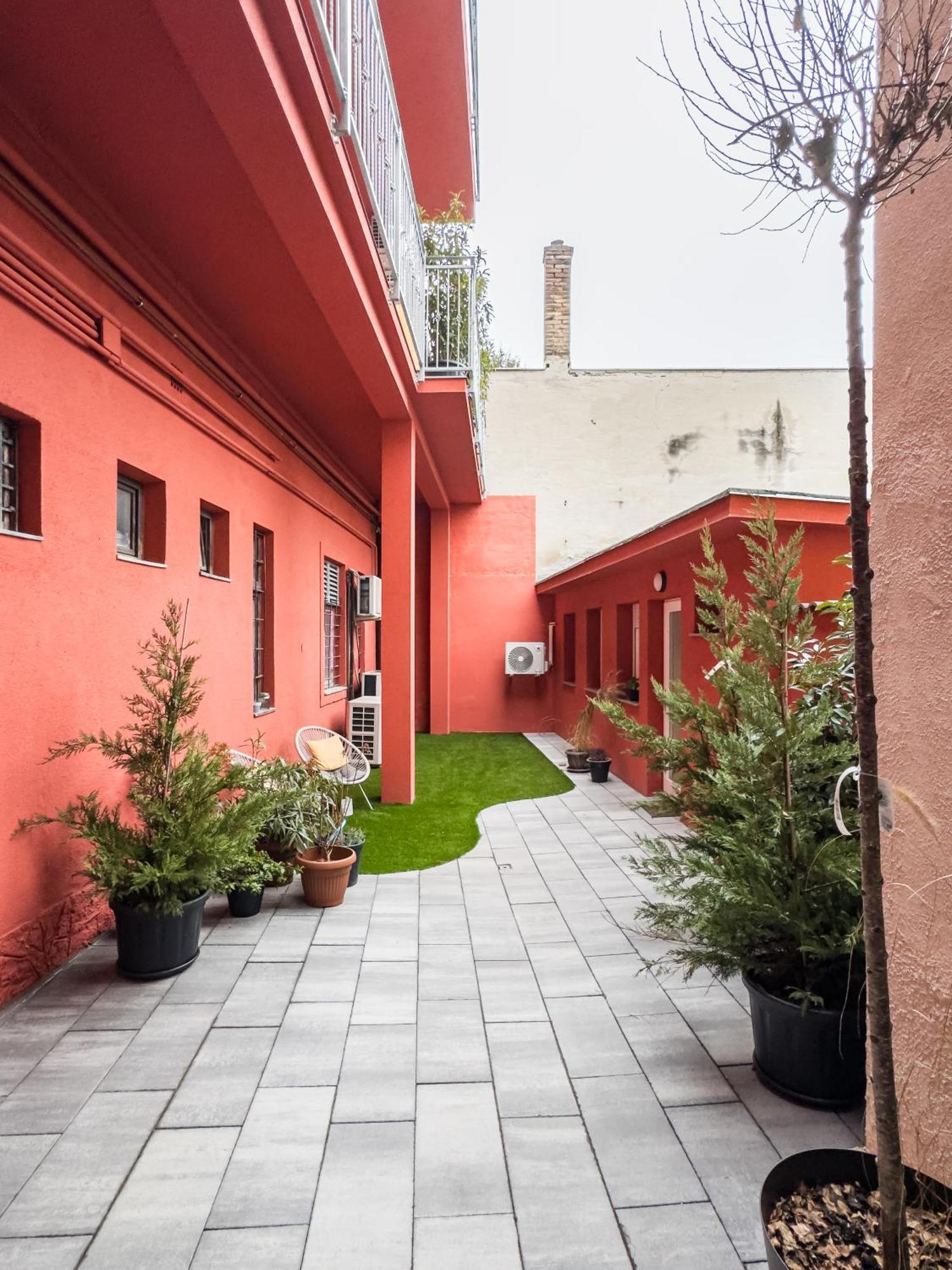 Stafetahaz Apartmanok Vác Екстериор снимка